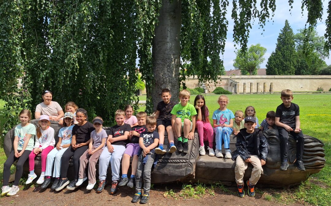 Výlet druhých tříd do zámku Libochovice – „Zahrada všemi smysly“